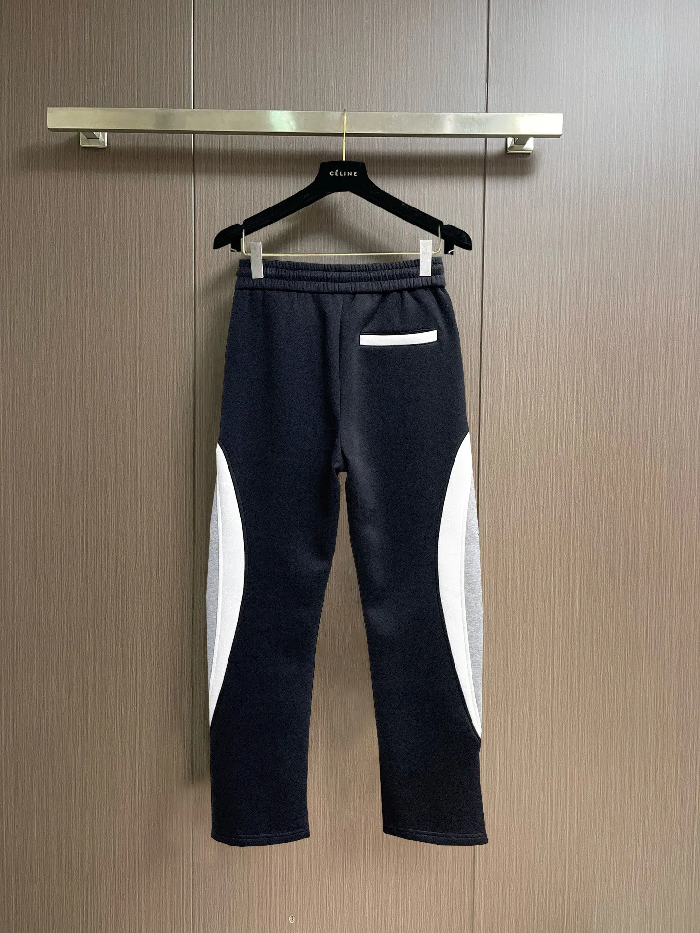 Balenciaga 🆕2026 Autumn and Winter New Arrival Casual Pants! The official website will be released simultaneously. Brand Classic LOGO casual pants, customized fabrics, excellent comfort and strong touch. Highly recognisable, perfect appearance and craftsmanship. Size:M-3XL